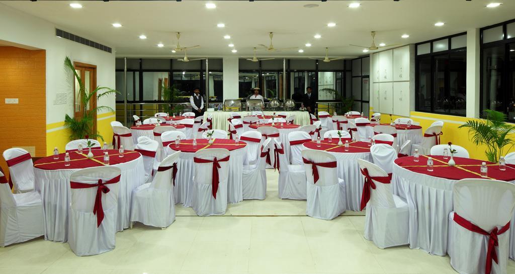Hotel Green Dreams Kochi Buitenkant foto