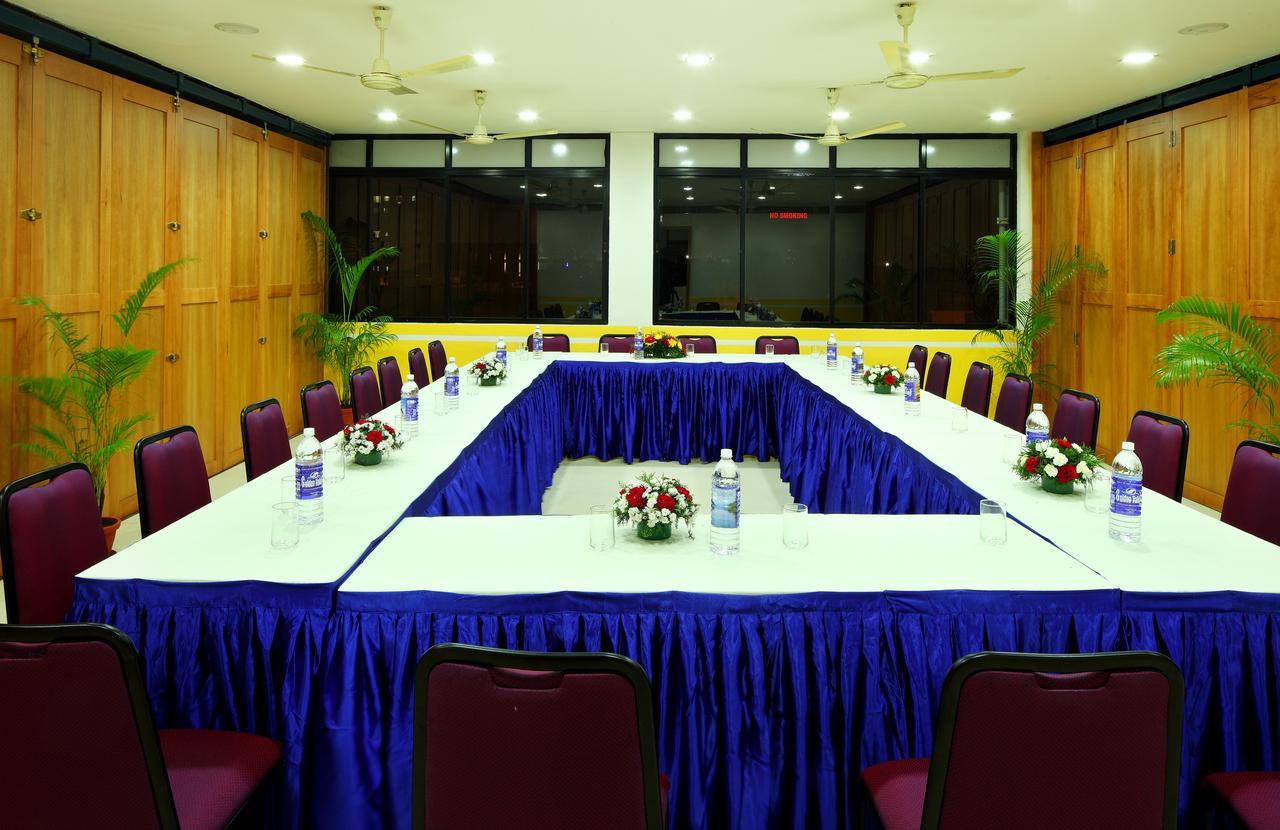 Hotel Green Dreams Kochi Buitenkant foto