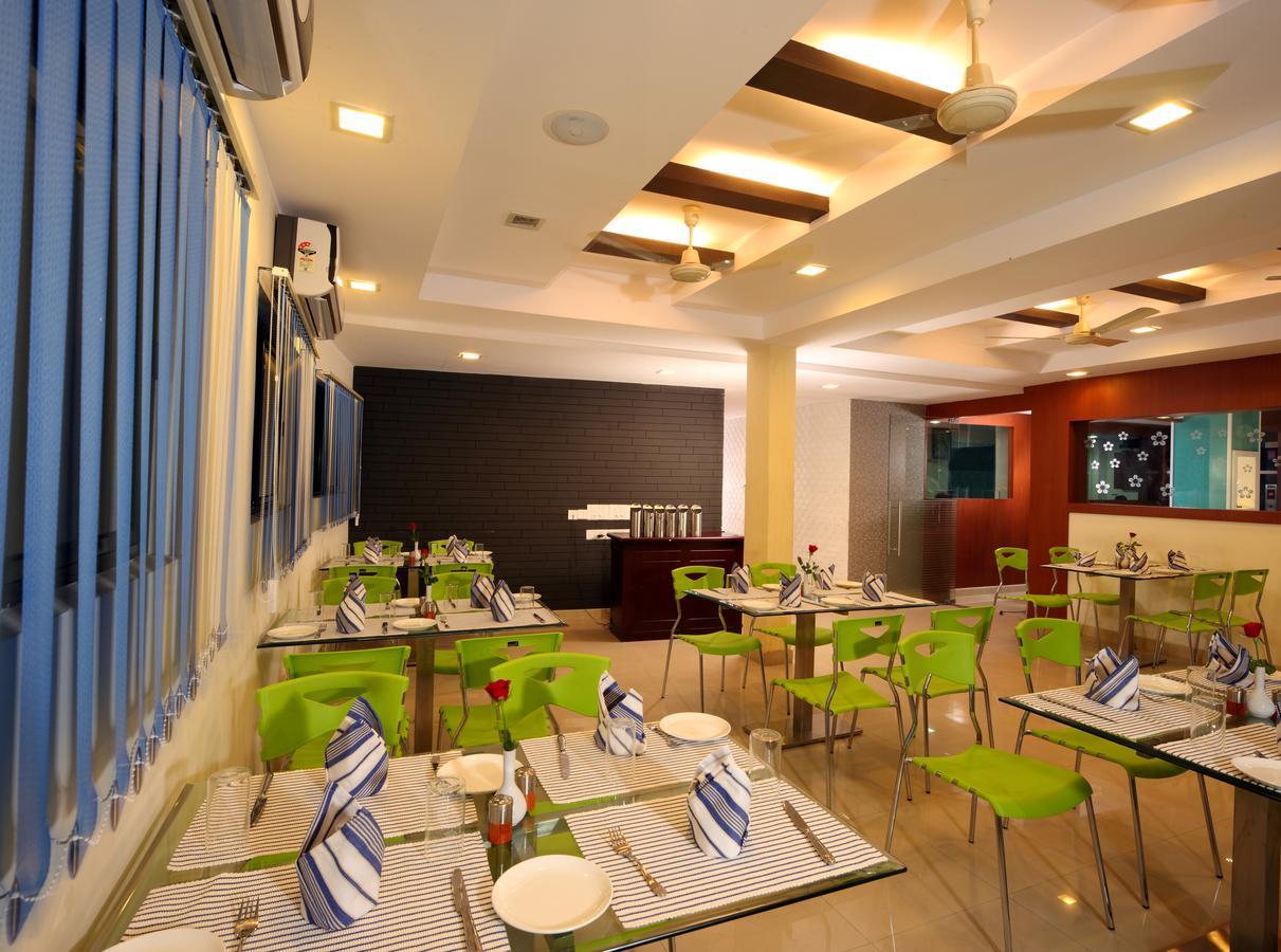 Hotel Green Dreams Kochi Buitenkant foto